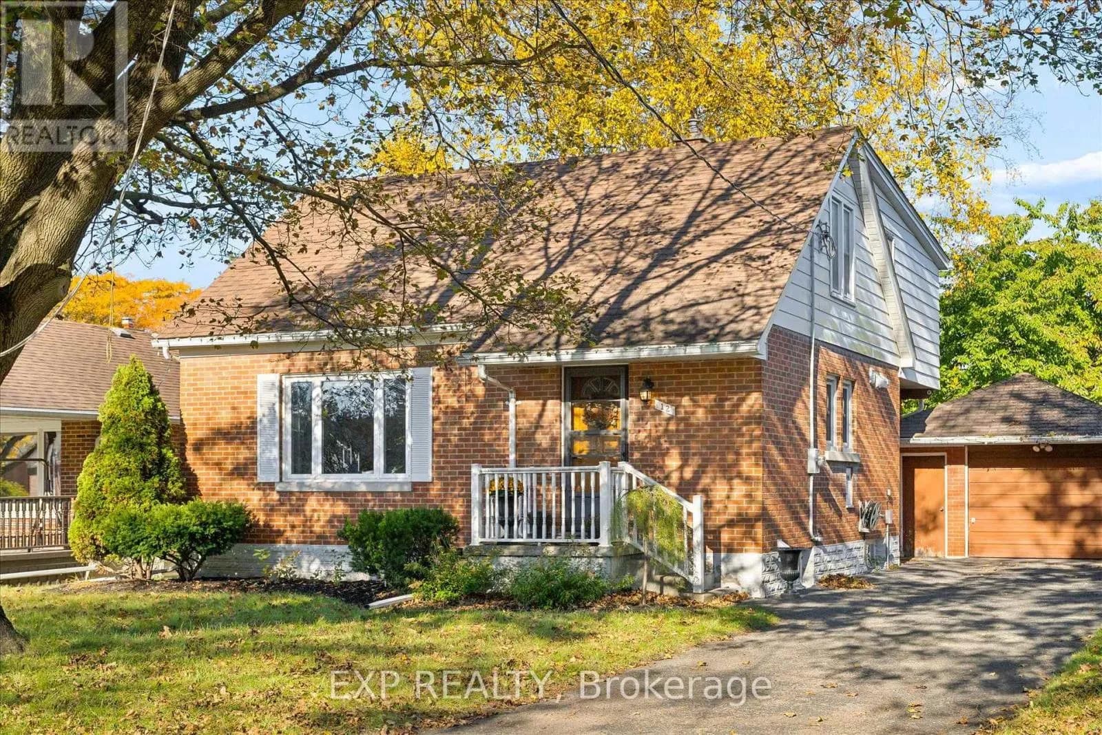12 LAYTON STREET — photo 3 of 33