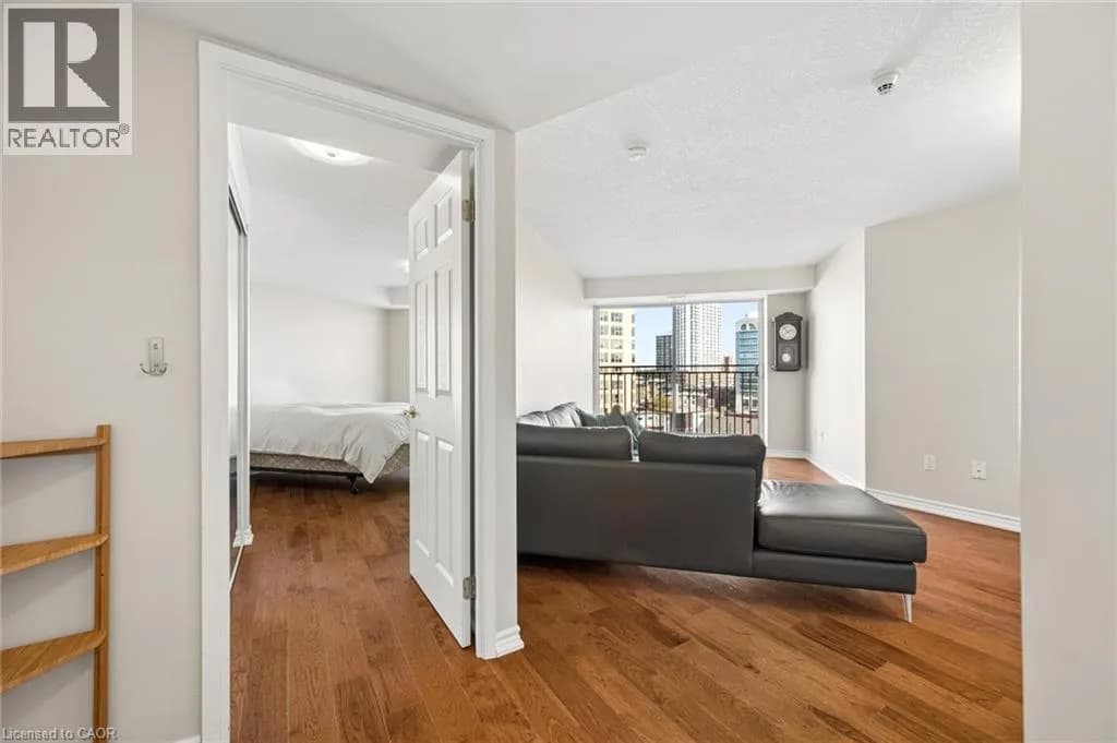 20 ST GEORGE Street Unit# 507 — photo 4 of 24