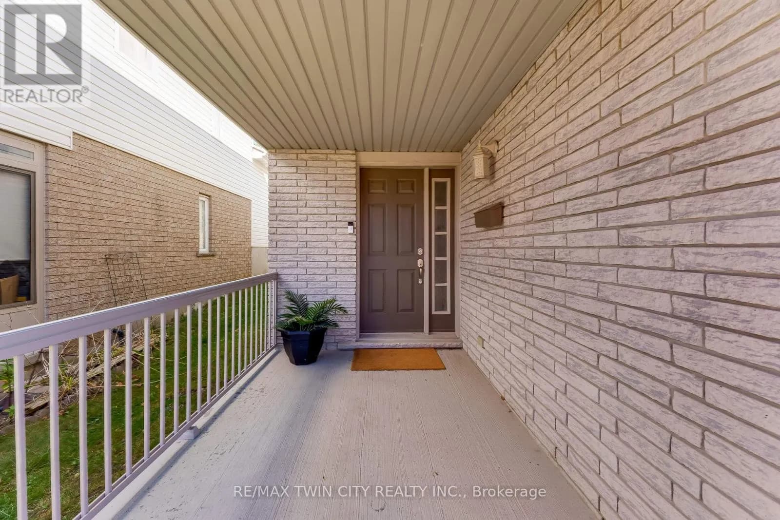 268 KEEWATIN AVENUE — photo 3 of 46