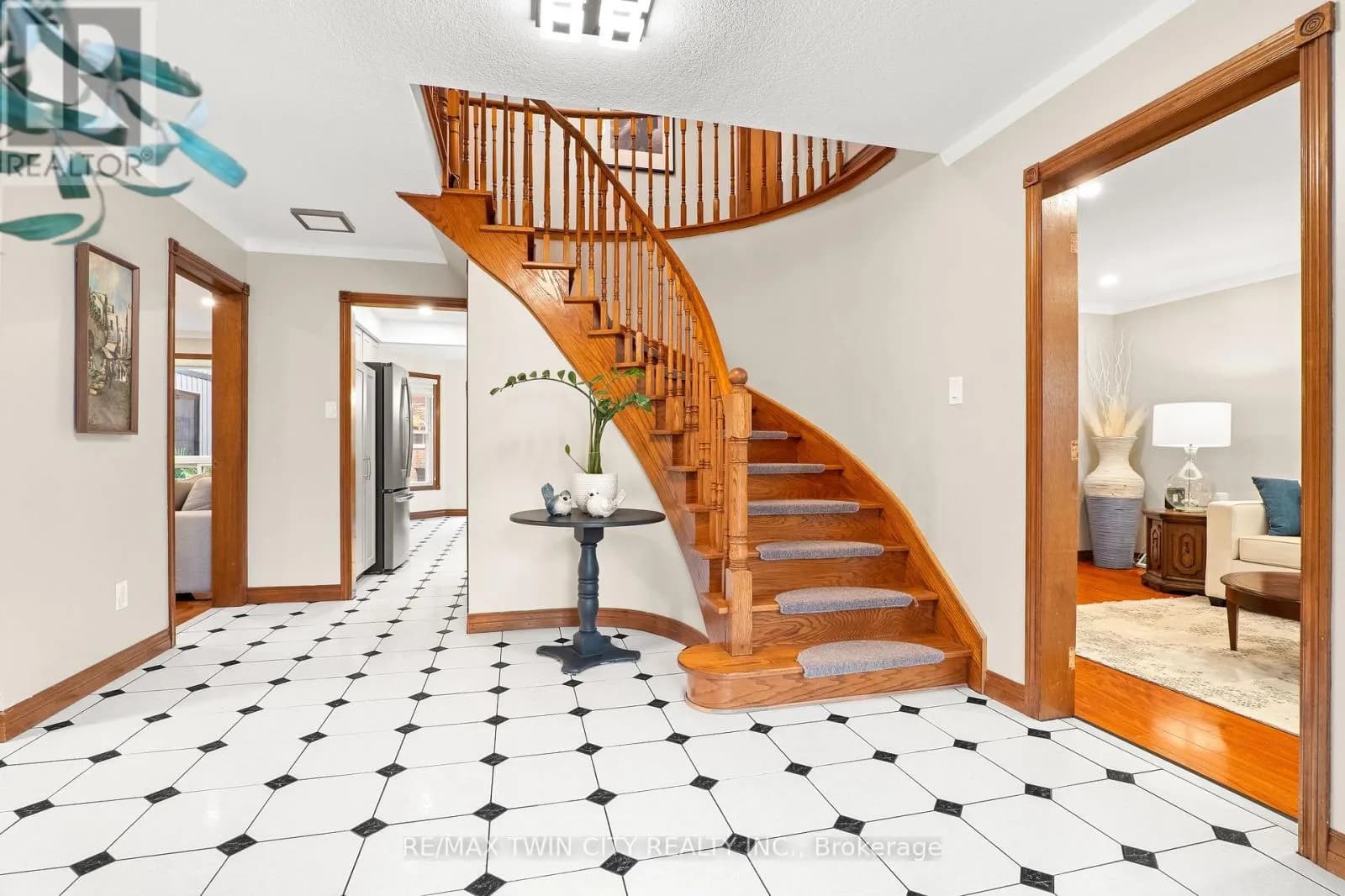 98 WALLACE DRIVE — photo 3 of 50