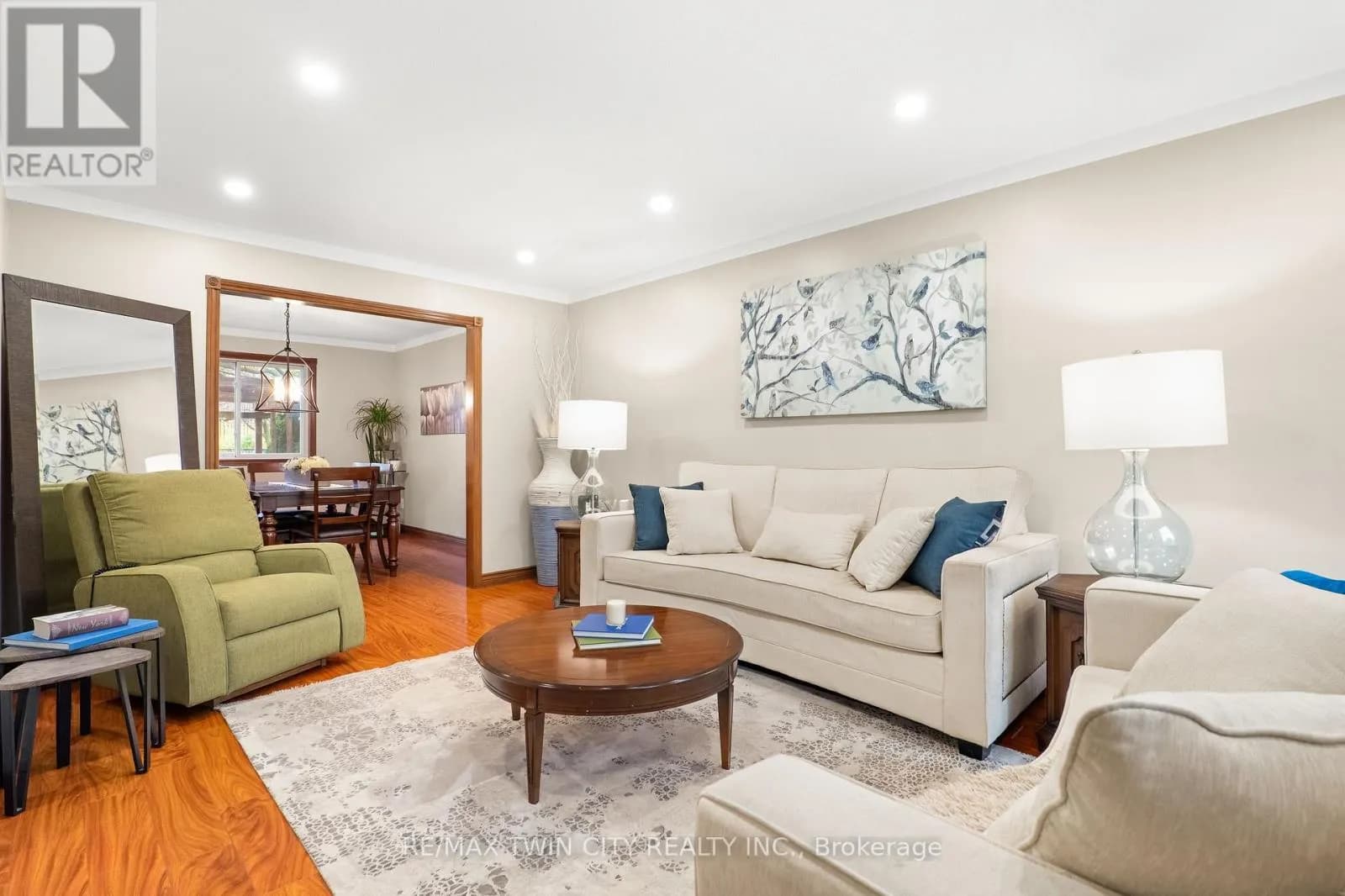 98 WALLACE DRIVE — photo 4 of 50