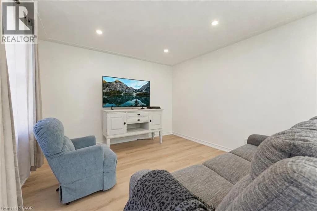 49 GEORGE Street — photo 4 of 30