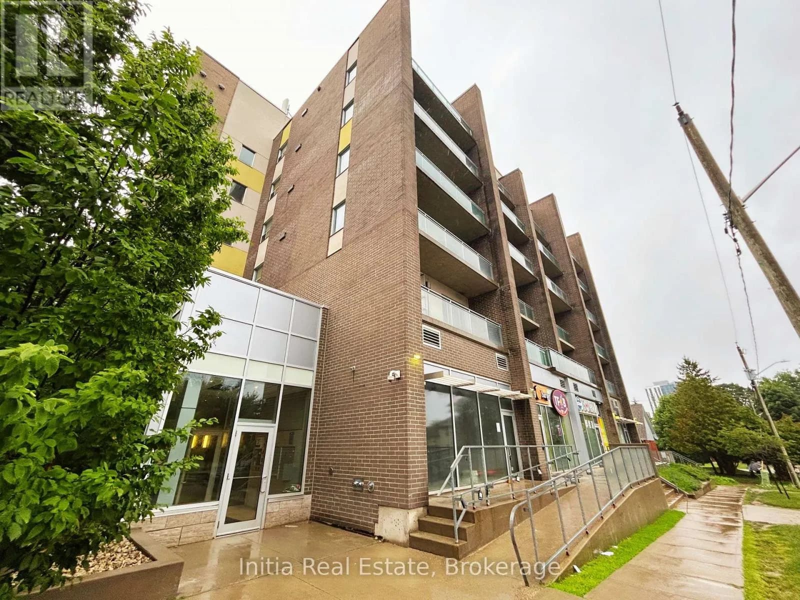 B303 - 62 BALSAM STREET — photo 2 of 25