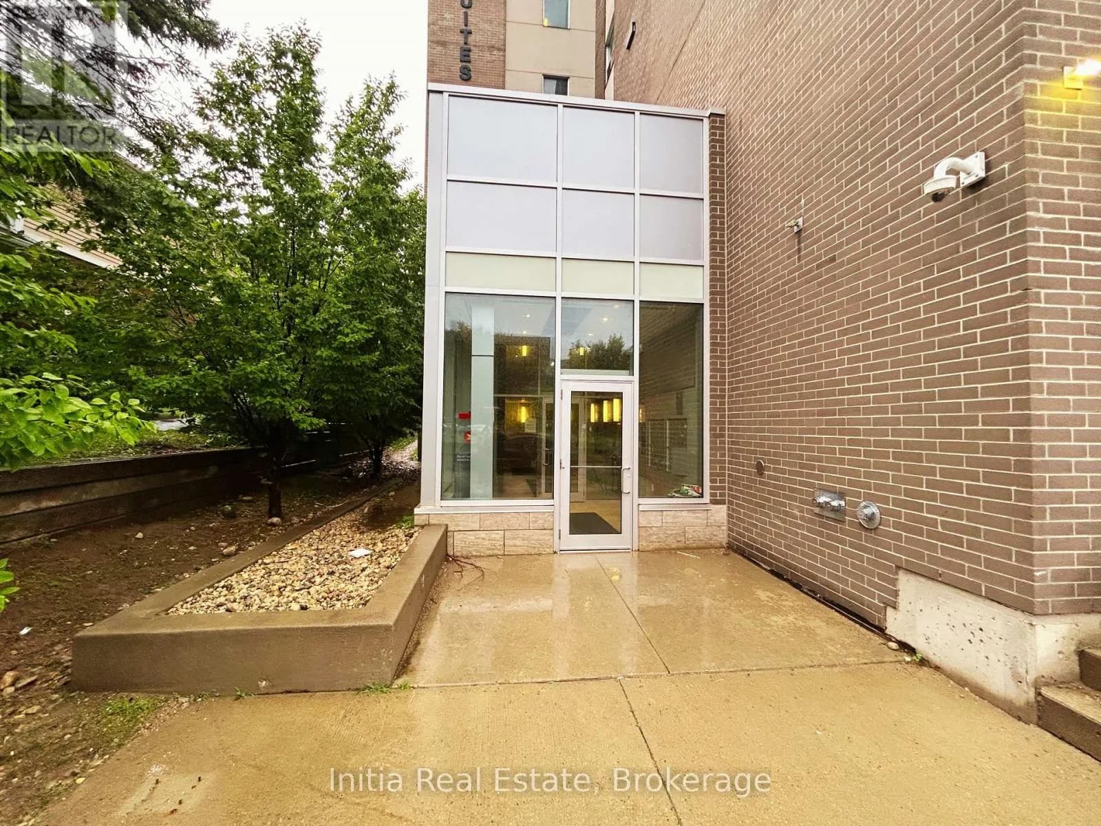 B303 - 62 BALSAM STREET — photo 3 of 25