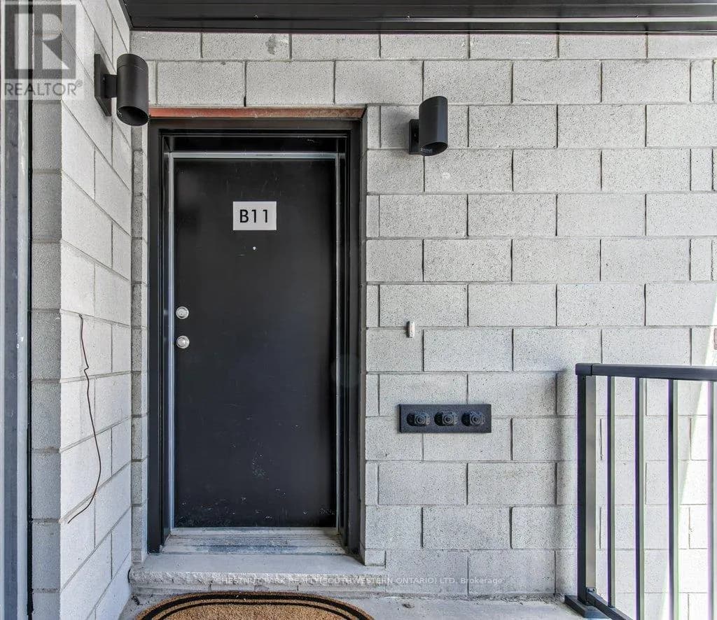 B11 - 410 NORTHFIELD DRIVE — photo 3 of 19