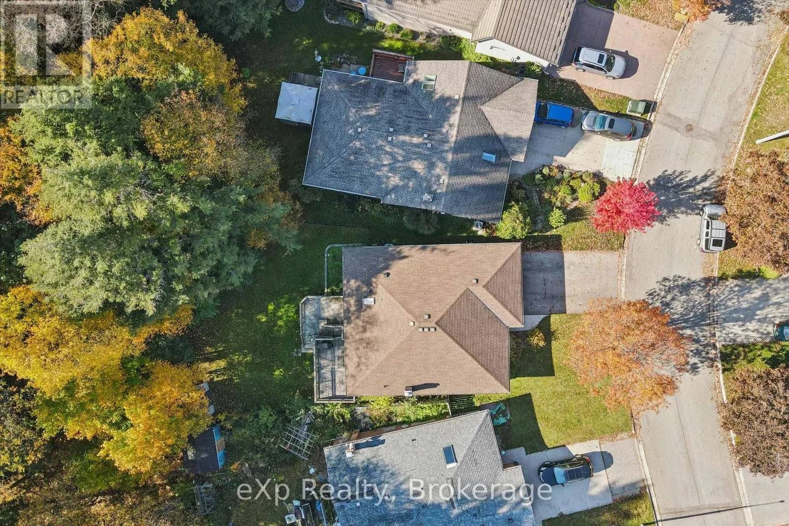 81 SABRINA CRESCENT — photo 3 of 45