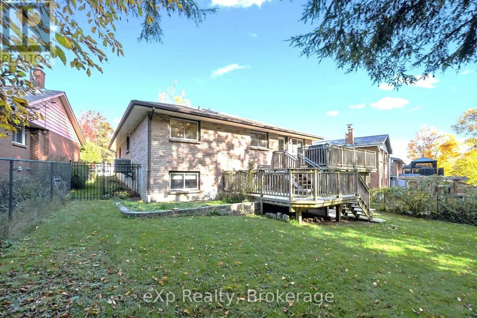 81 SABRINA CRESCENT — photo 4 of 45