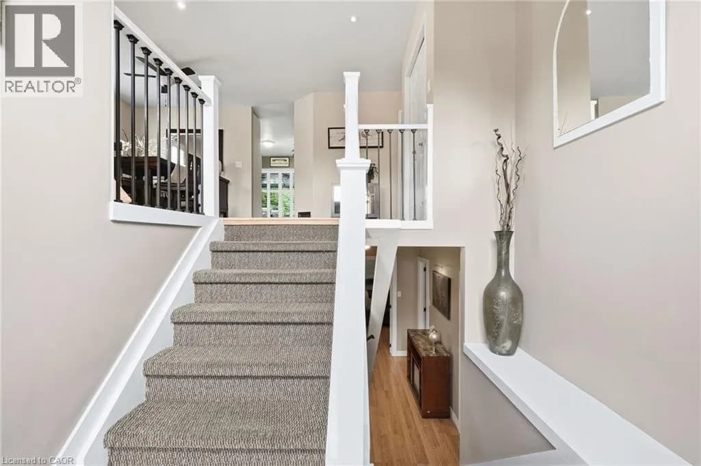 94 KENT Road — photo 3 of 41