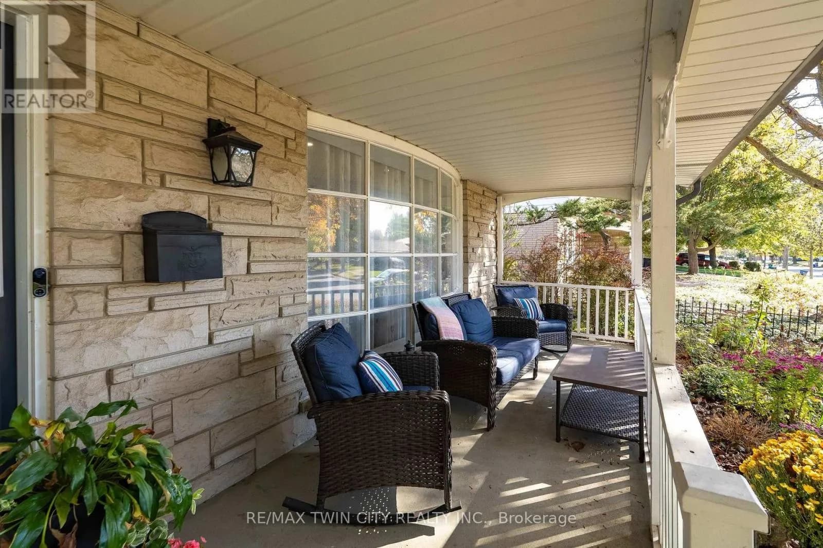 47 EASTWOOD DRIVE — photo 5 of 44