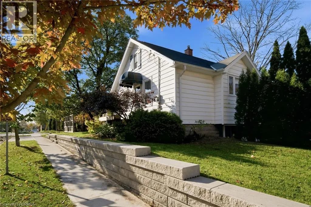 222 ST GEORGE Street — photo 3 of 34