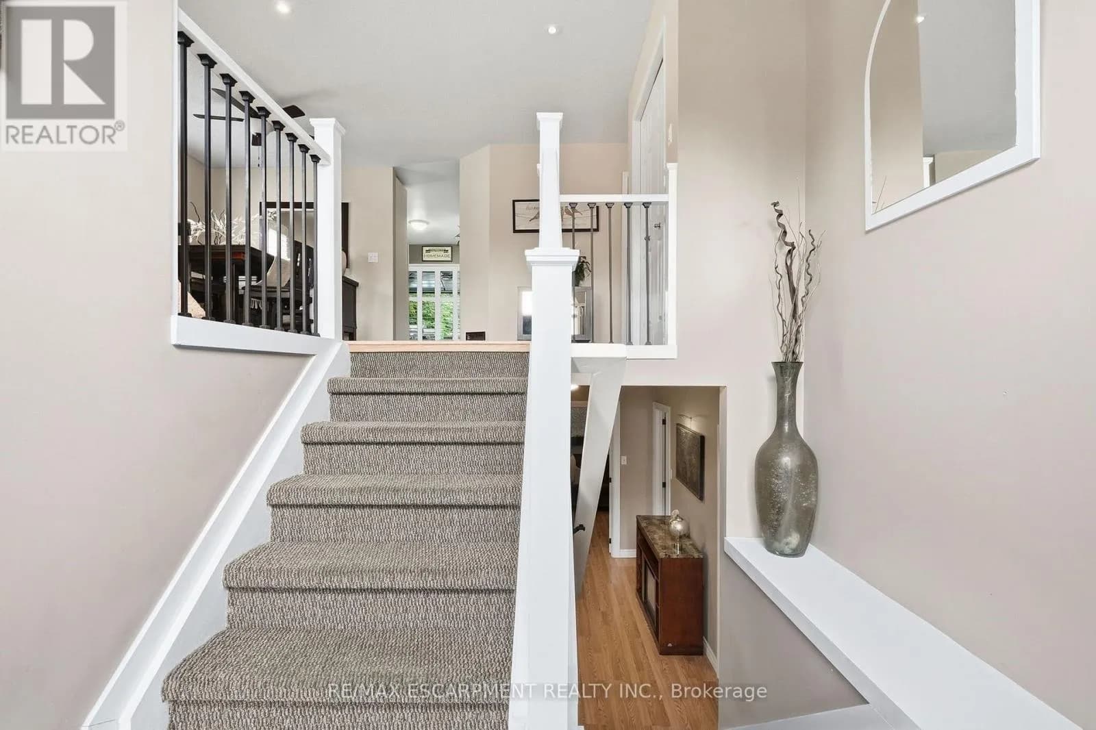 94 KENT ROAD — photo 3 of 41