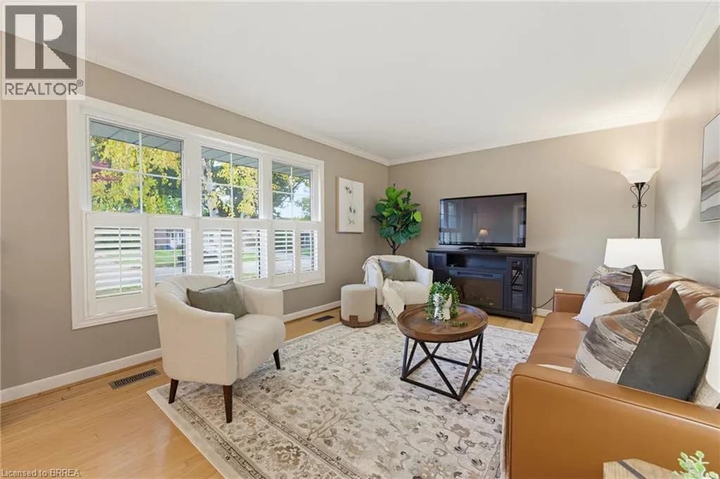 38 VARADI Avenue — photo 5 of 36