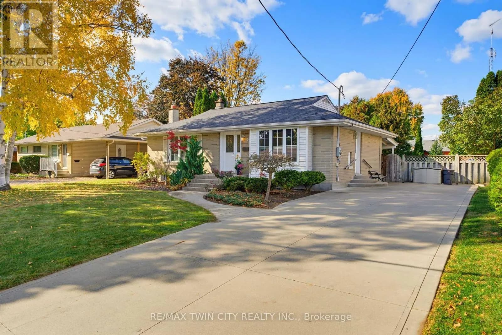 38 VARADI AVENUE — photo 2 of 37