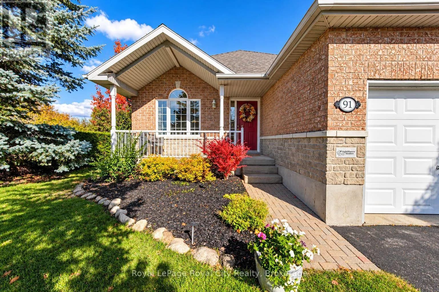 91 HARPER CRESCENT — photo 1 of 46
