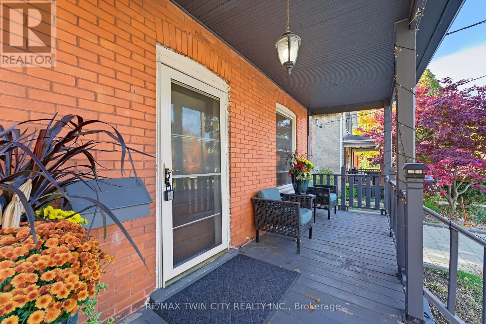 540 VINE STREET — photo 3 of 38