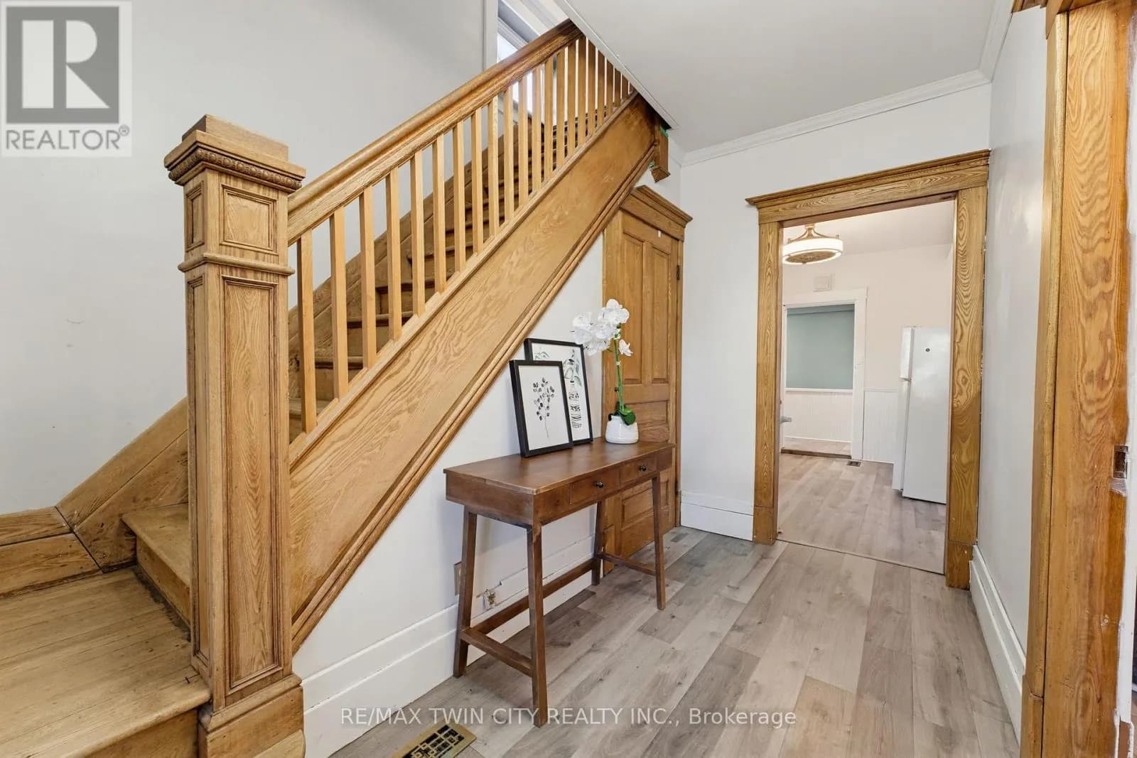 540 VINE STREET — photo 5 of 38