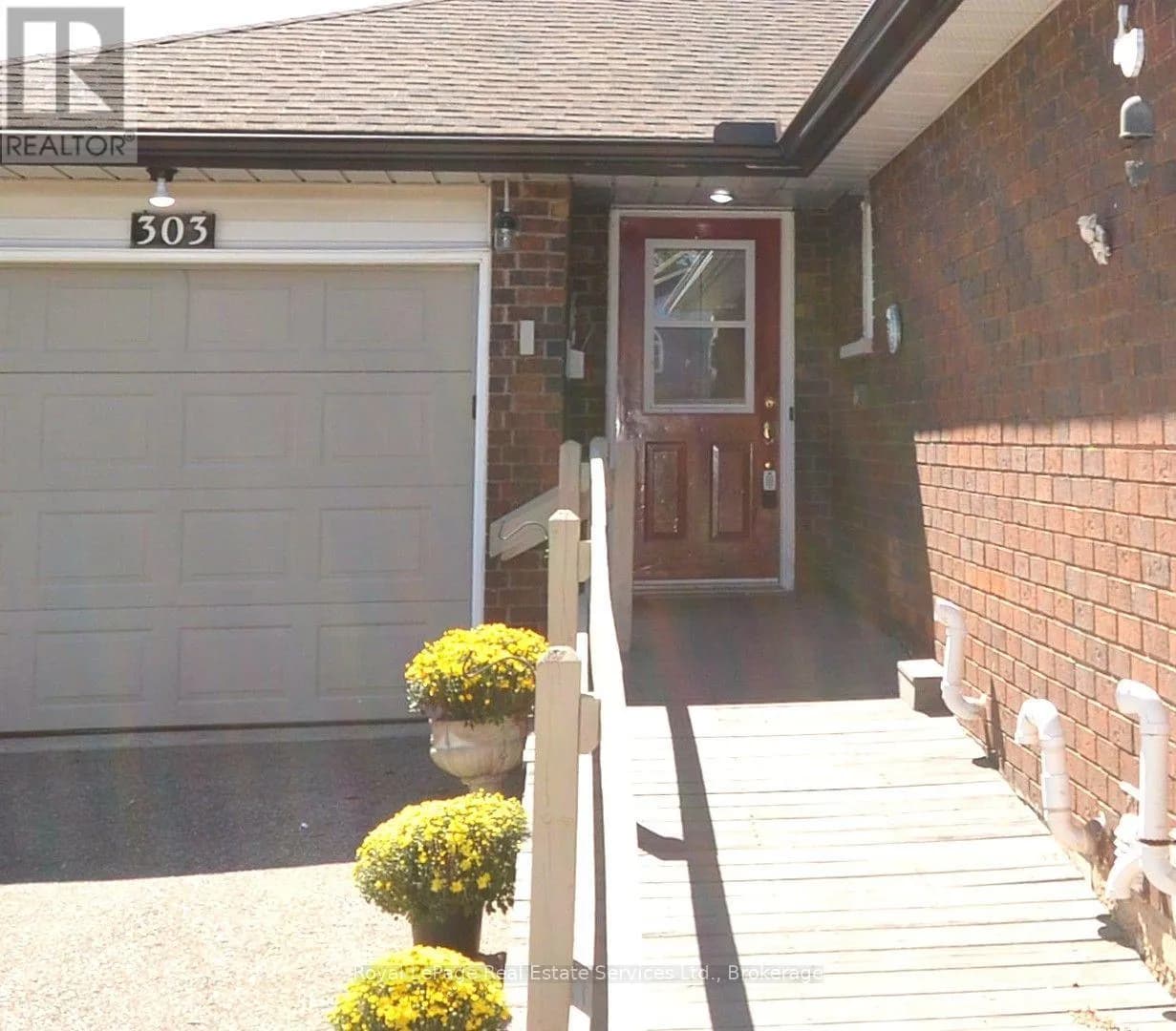 303 GRAND RIDGE DRIVE — photo 3 of 48