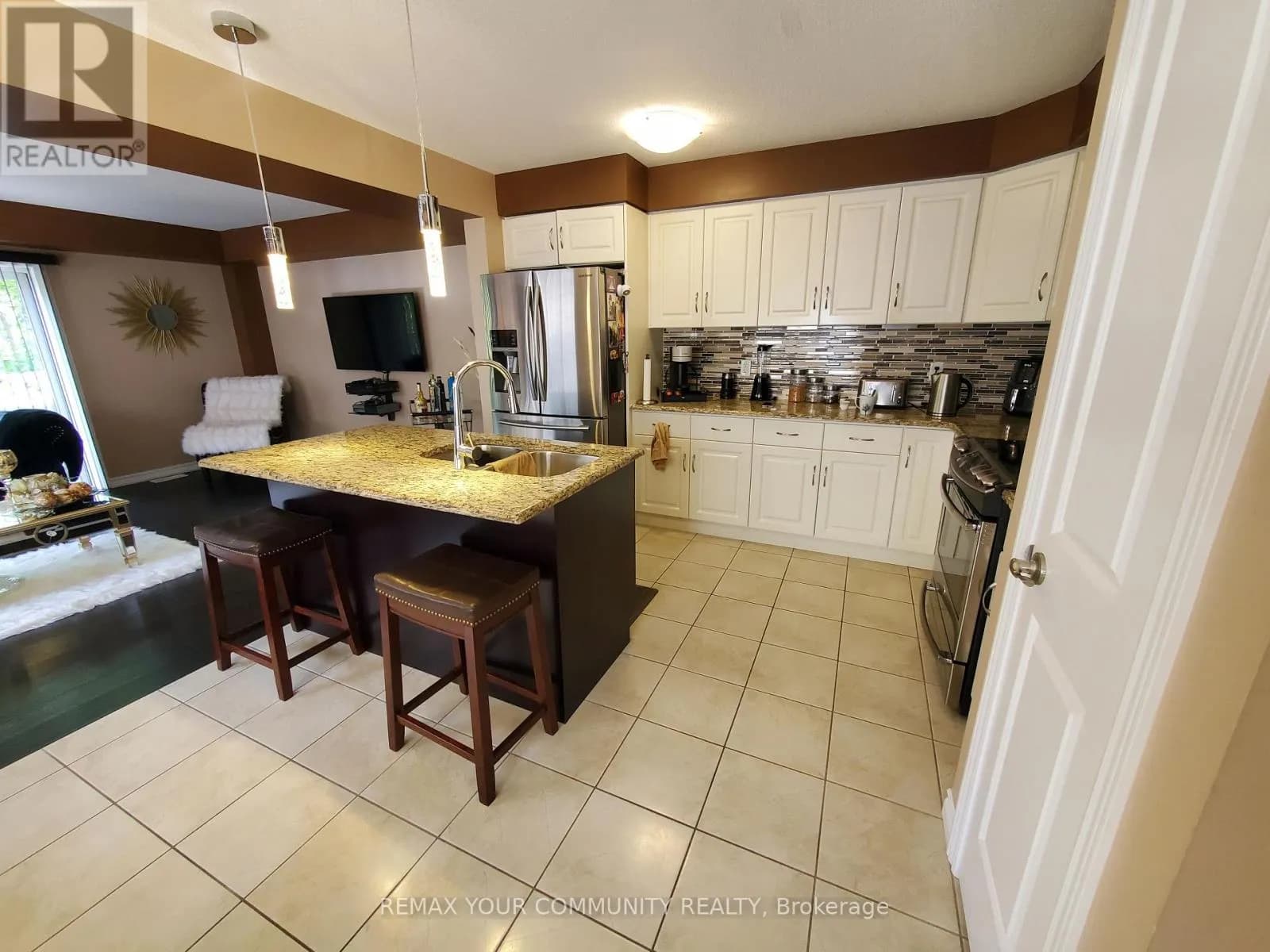 44 - 635 SAGINAW PARKWAY — photo 5 of 17