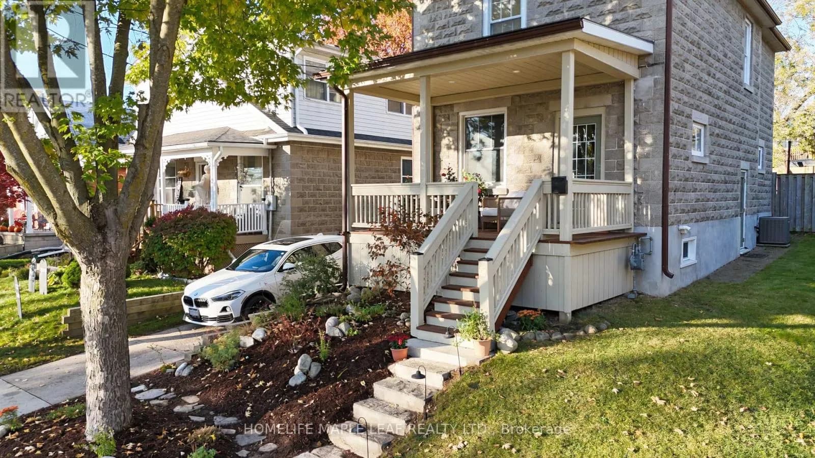 136 FOREST ROAD — photo 3 of 36