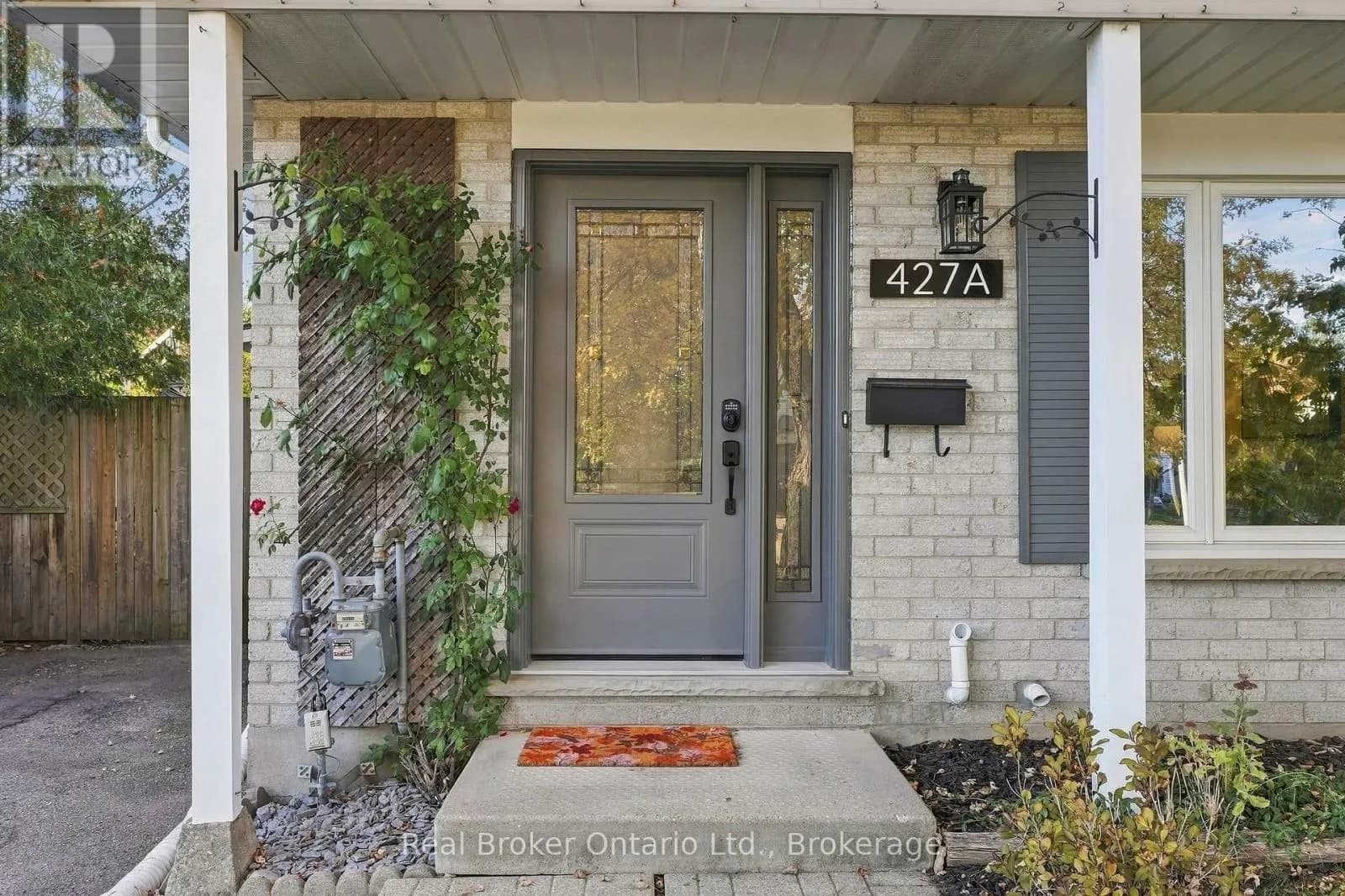 427A DAYNA CRESCENT — photo 3 of 43