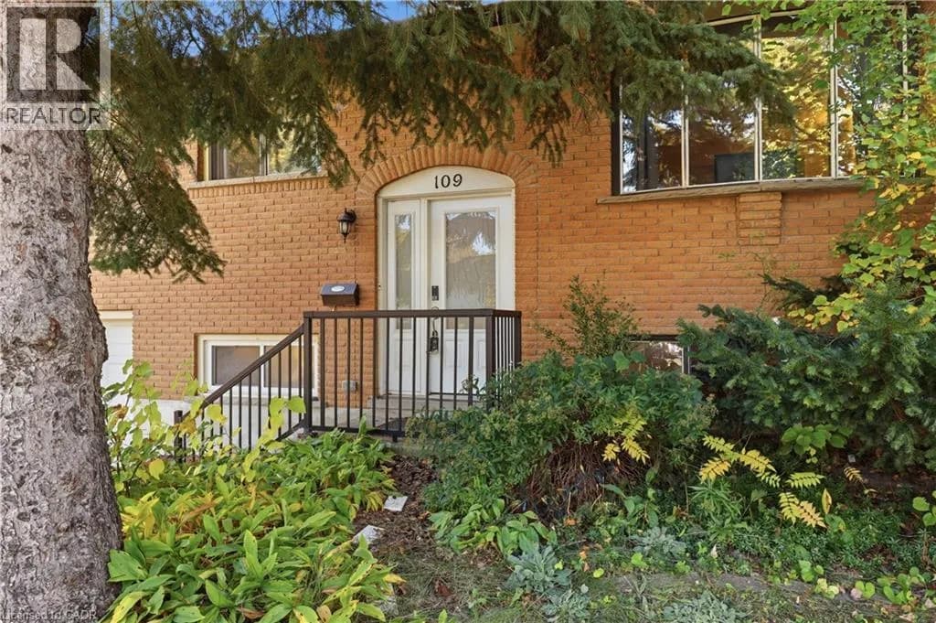 109 INDIAN Road — photo 4 of 45