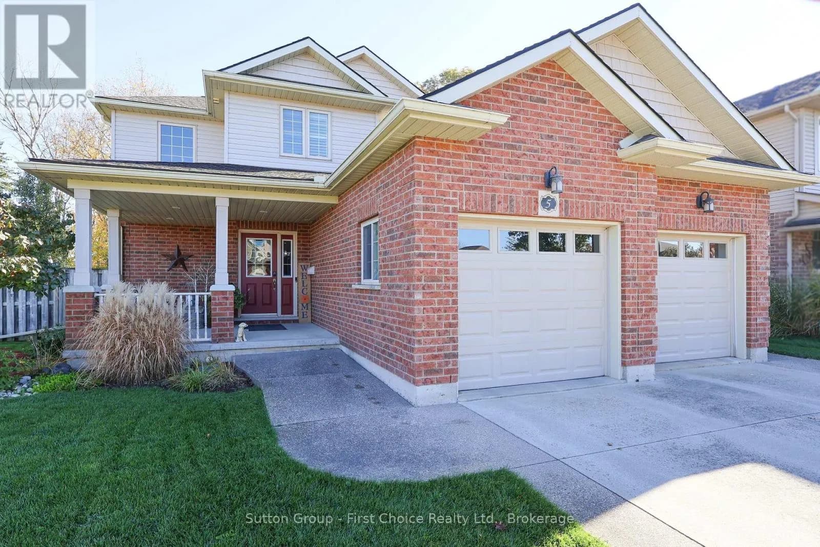 5 FAIRFIELD DRIVE — photo 1 of 50