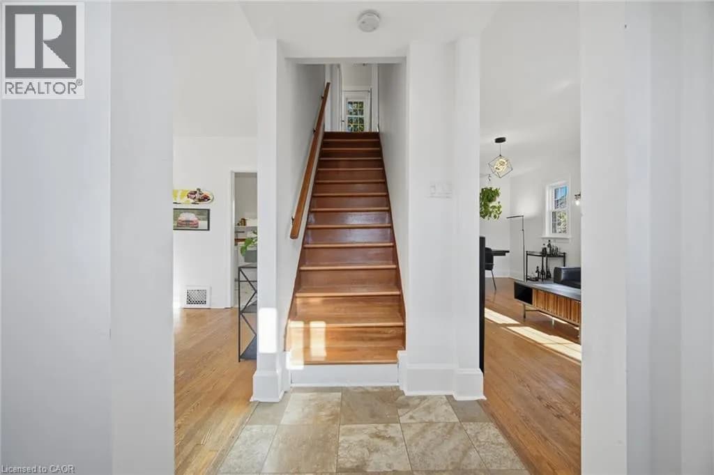 11 ROCK Avenue — photo 4 of 49