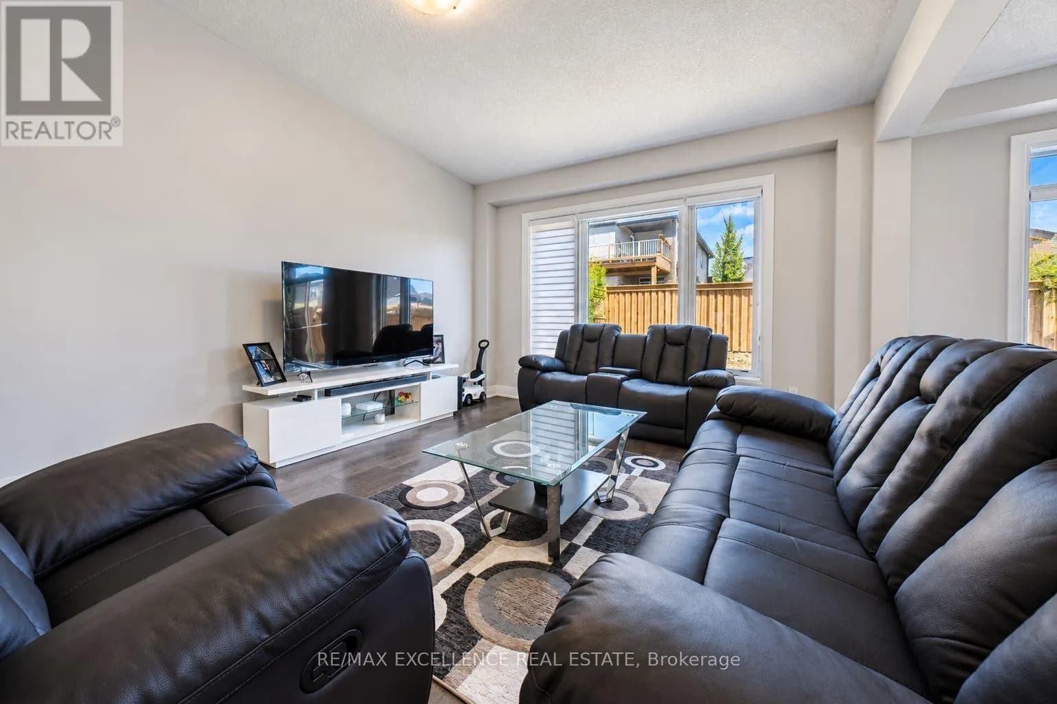 119 IAN ORMSTON DRIVE — photo 4 of 25