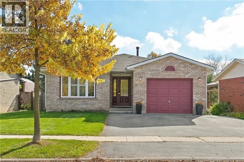 99 LYNDEN HILL Crescent — photo 1 of 39