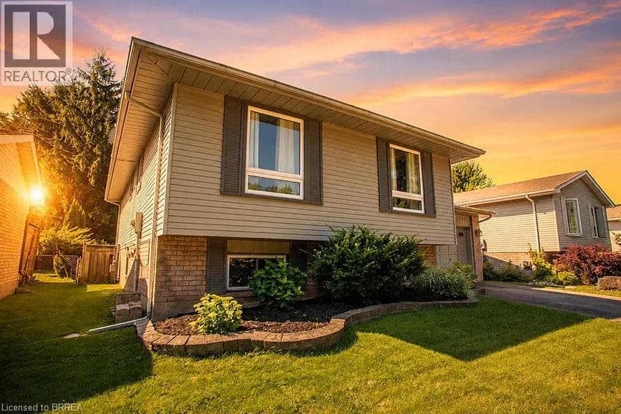 27 MYRTLEVILLE Drive — photo 3 of 36
