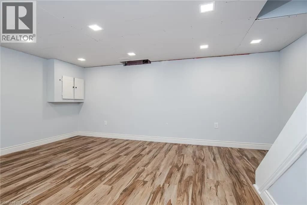 530 PARKVIEW Crescent — photo 5 of 48