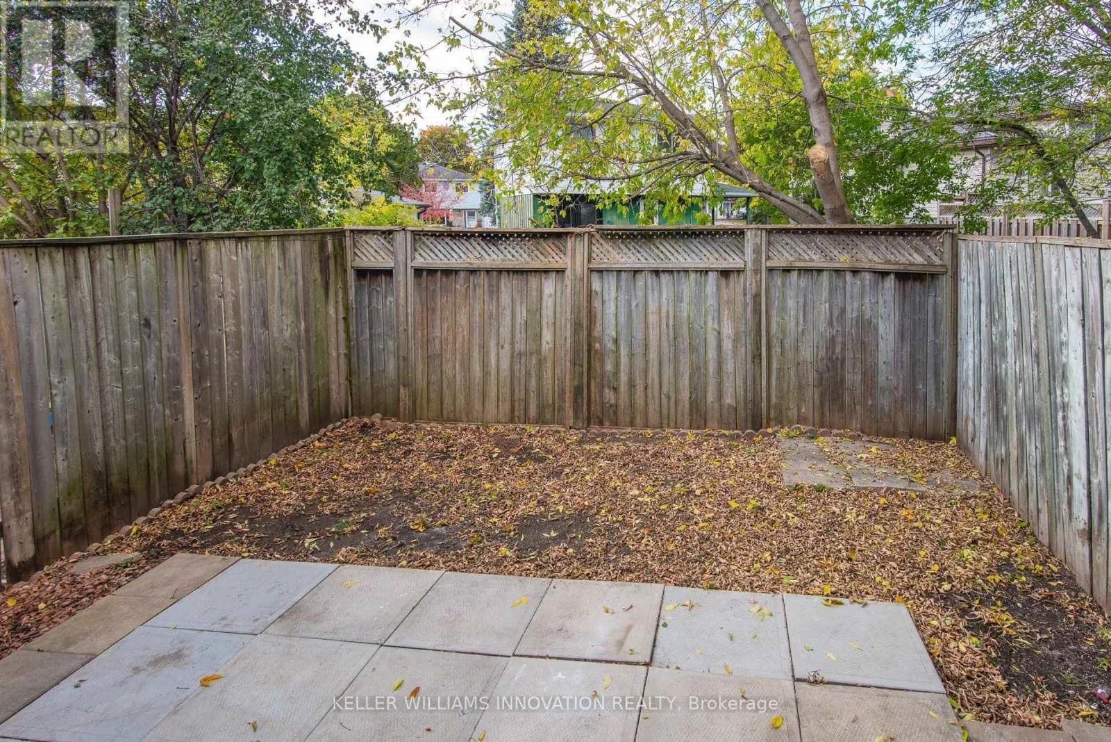 530 PARKVIEW CRESCENT — photo 3 of 46