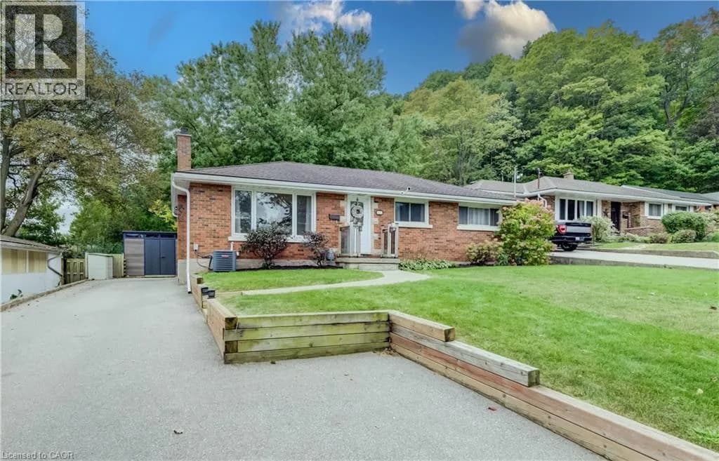 25 CULHAM Drive — photo 1 of 31