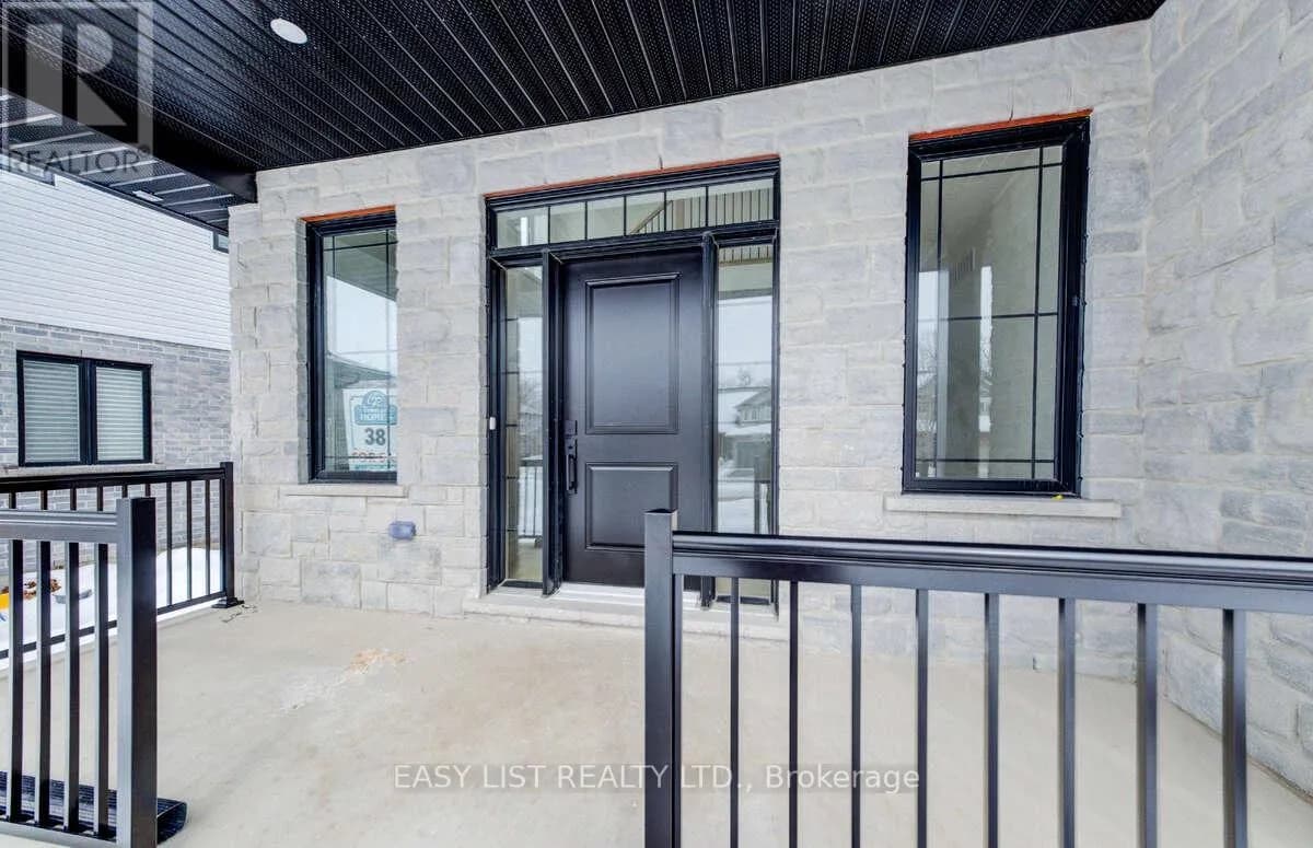 487 BLACK STREET — photo 3 of 38