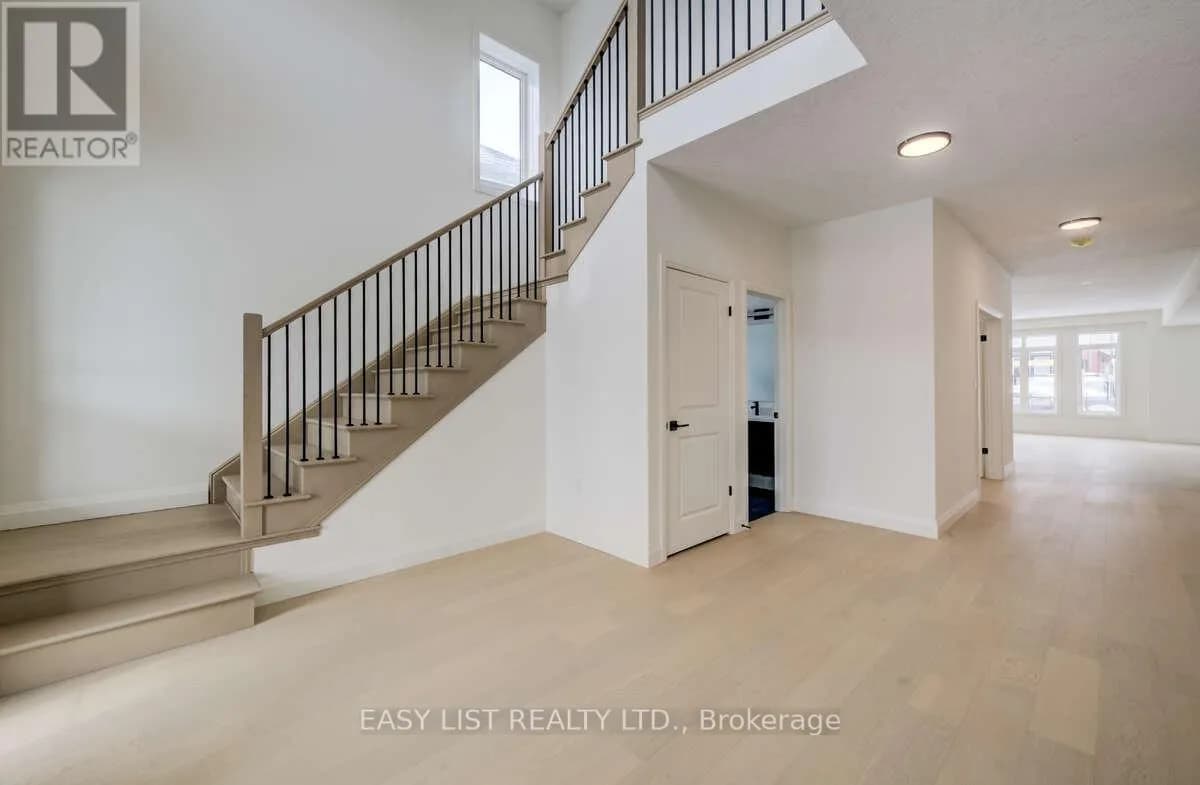 487 BLACK STREET — photo 4 of 38