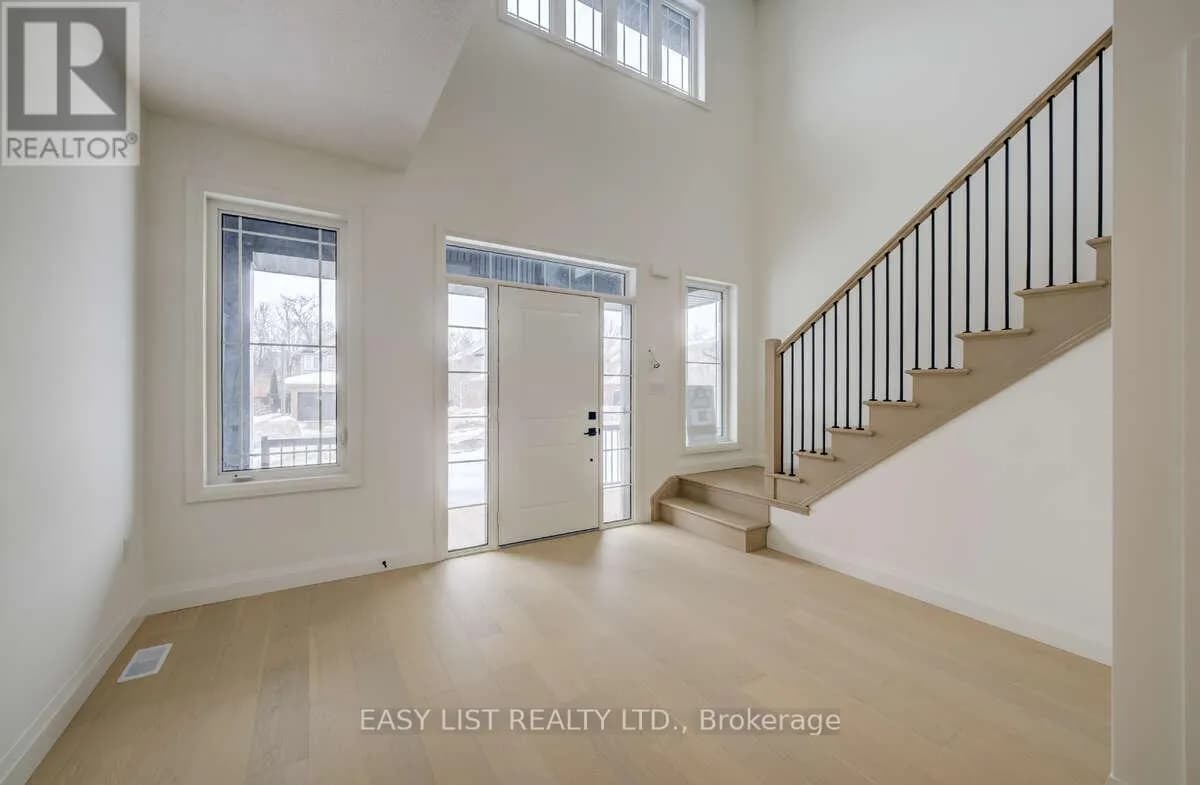 487 BLACK STREET — photo 5 of 38