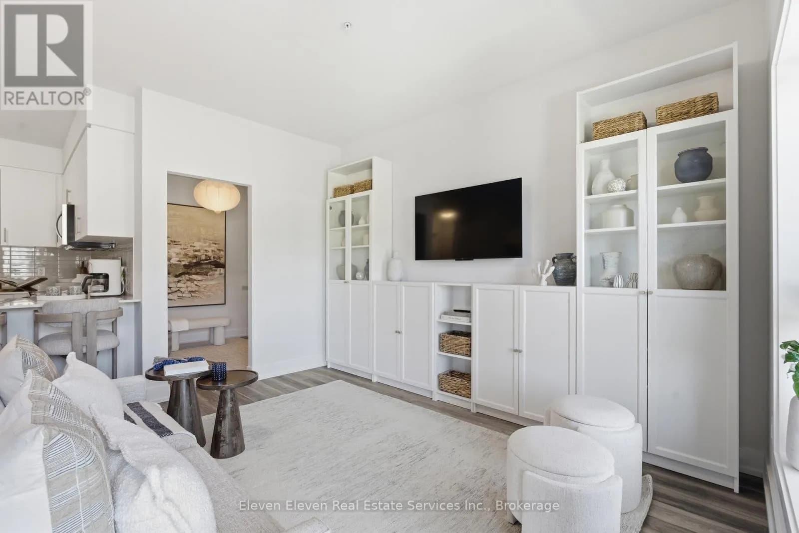 605 - 1000 LACKNER PLACE — photo 4 of 32