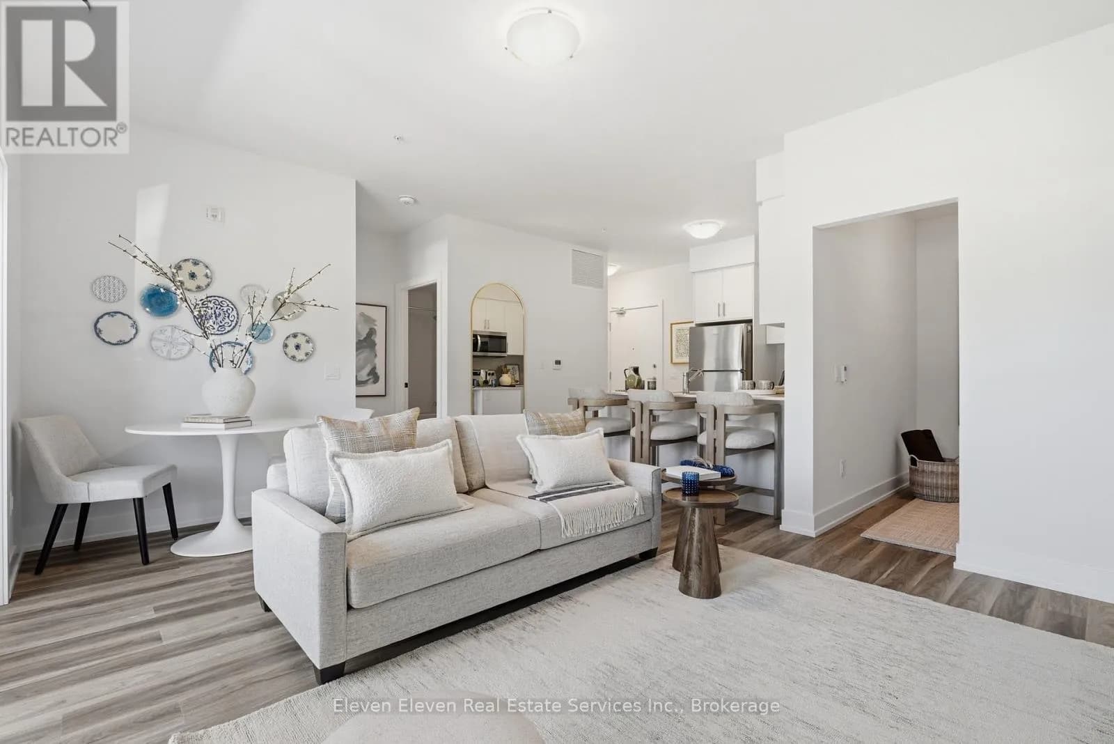605 - 1000 LACKNER PLACE — photo 5 of 32