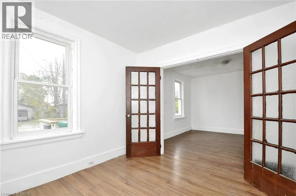 13 1/2 WATERSIDE Avenue — photo 3 of 18