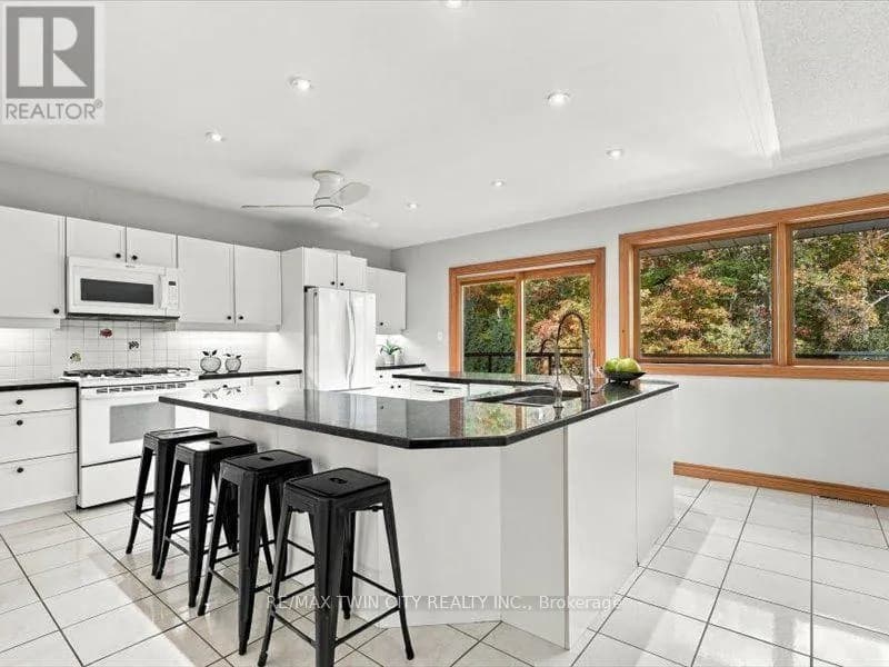 36 MAPLE HILL DRIVE — photo 4 of 44