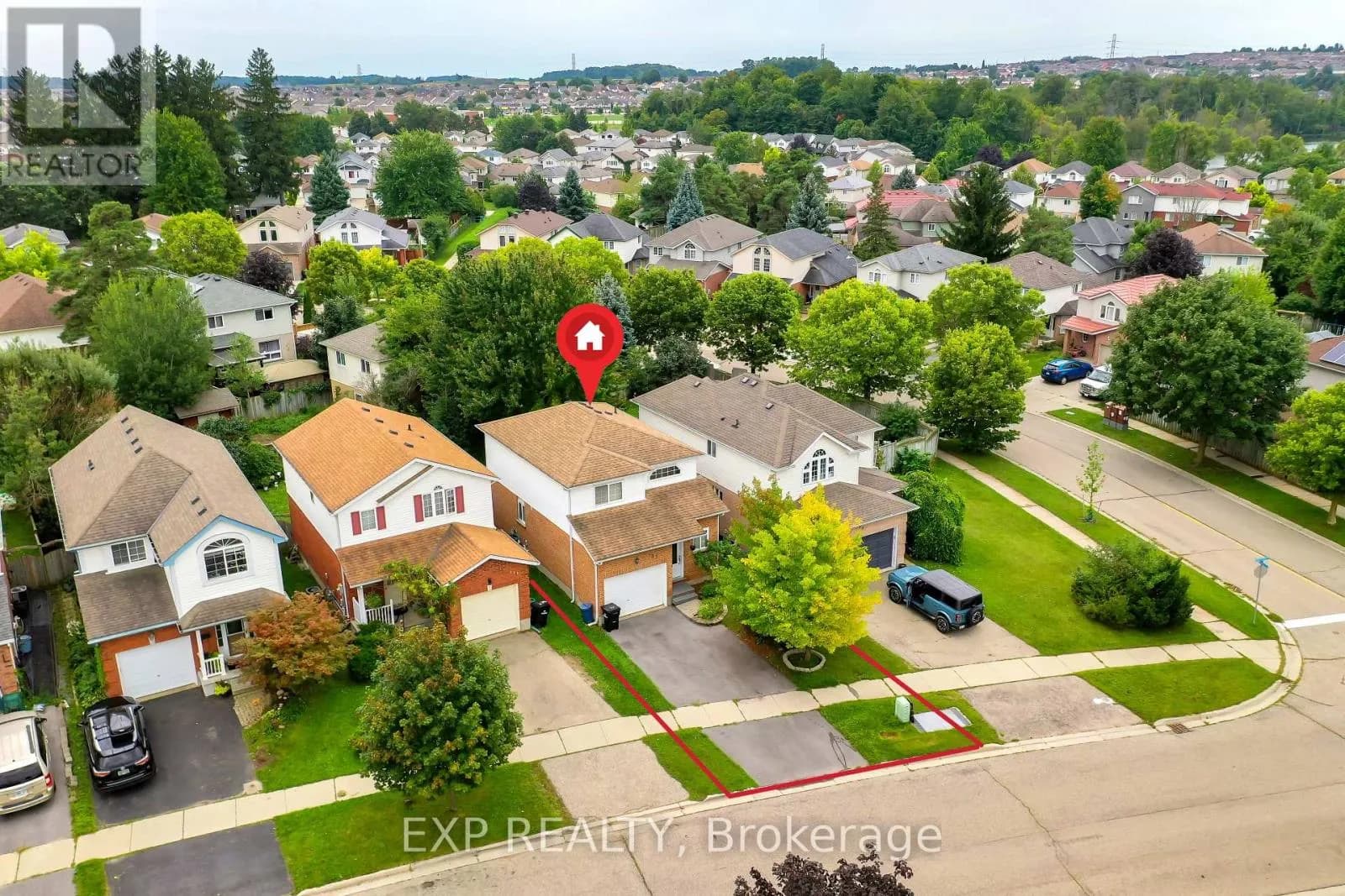 237 GREY FOX DRIVE — photo 3 of 31