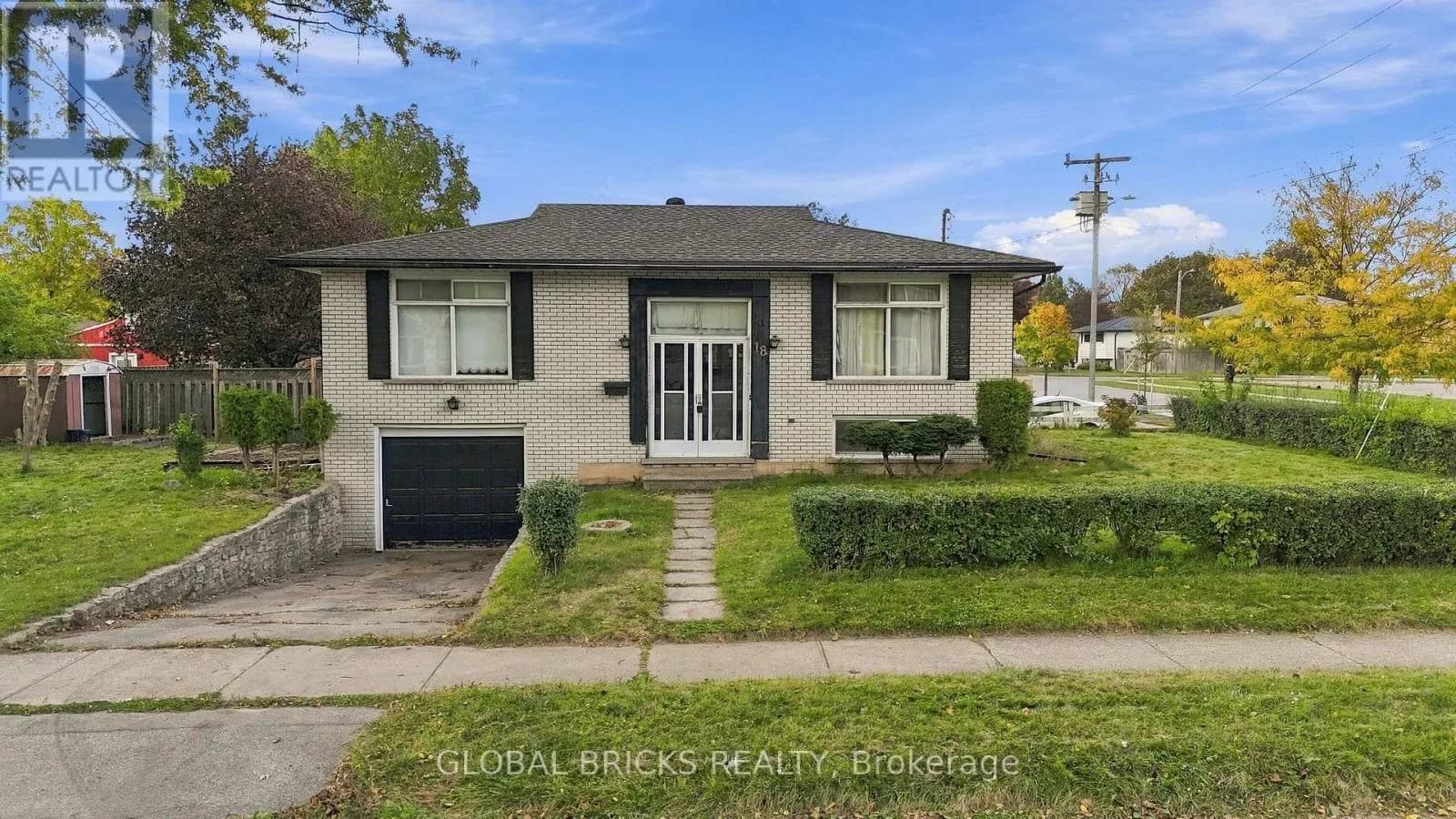 18 FALESY AVENUE — photo 2 of 41