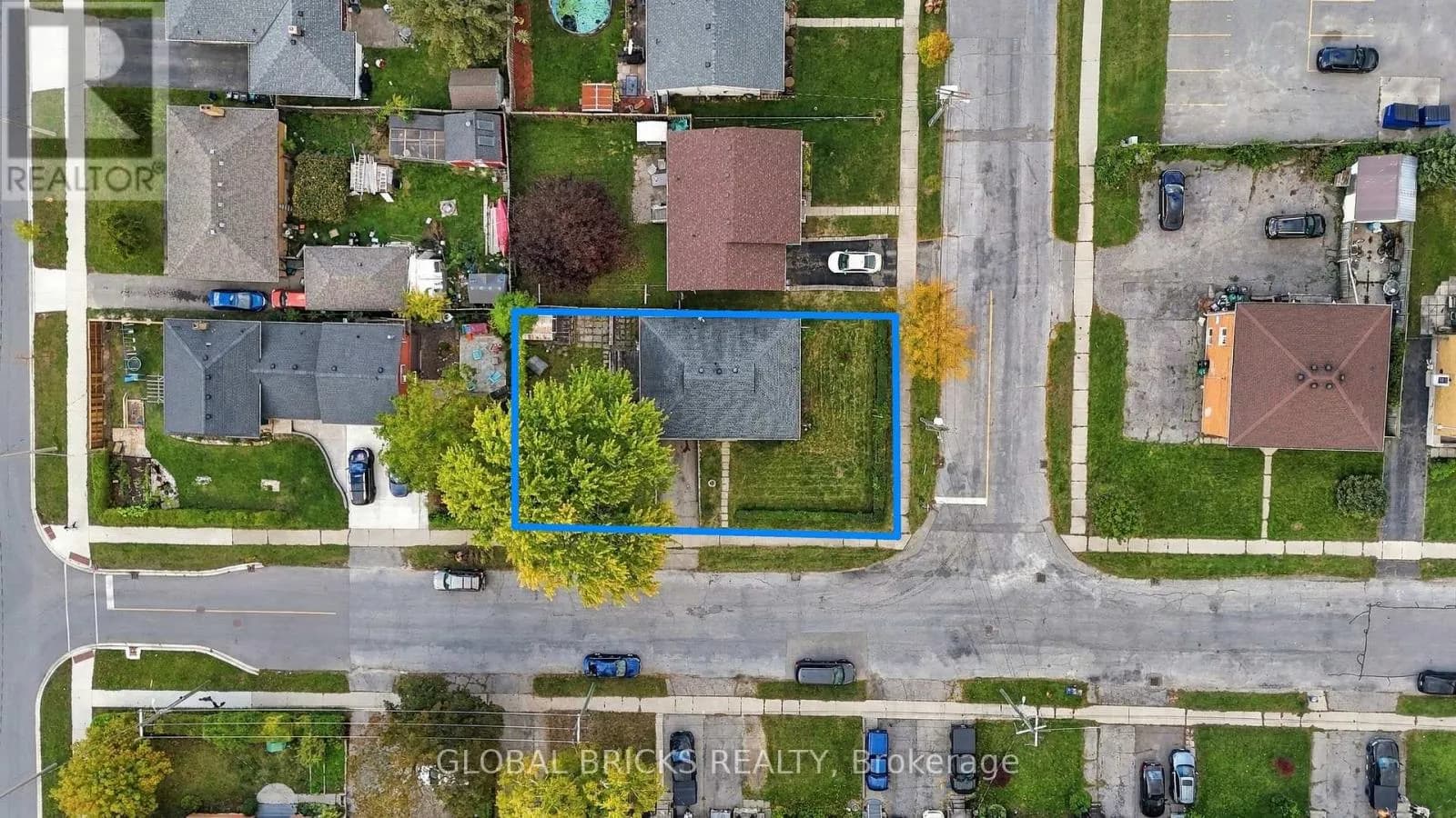18 FALESY AVENUE — photo 4 of 41