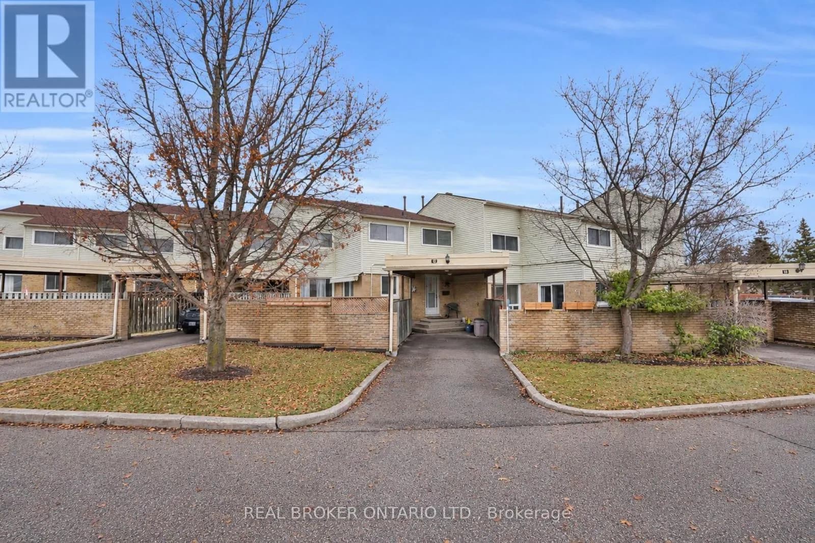 15 - 415 MORGAN AVENUE — photo 2 of 25