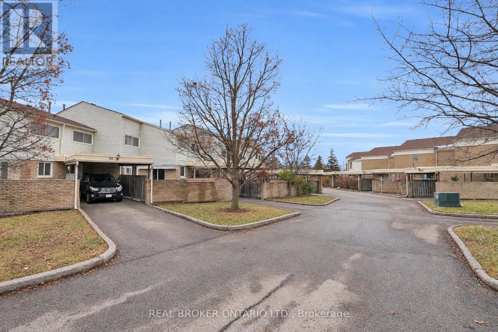 15 - 415 MORGAN AVENUE — photo 4 of 25