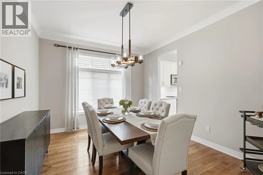 8 GOLDENVIEW Court — photo 5 of 37