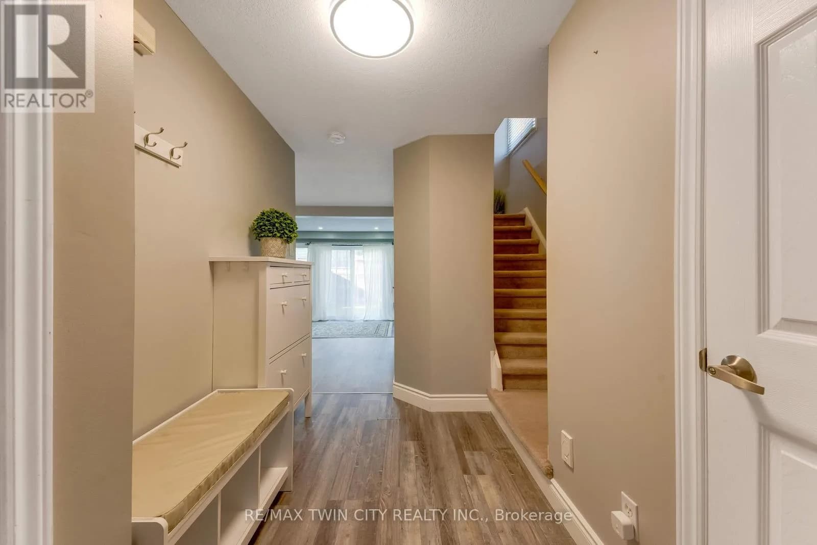 130 COTTON GRASS STREET — photo 4 of 40