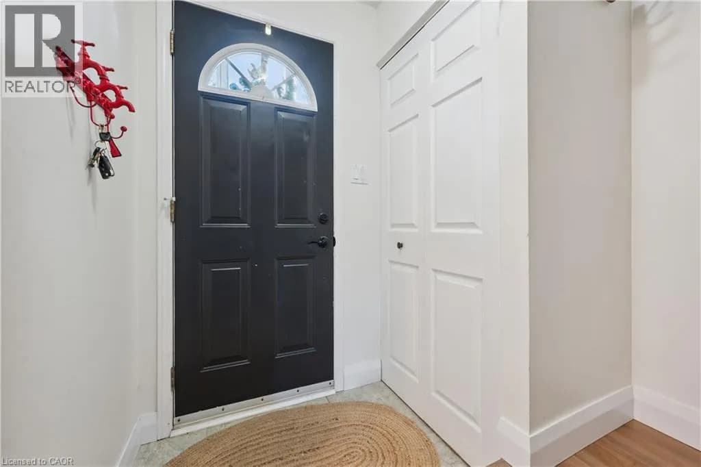 165 GREEN VALLEY Drive Unit# 44 — photo 3 of 31