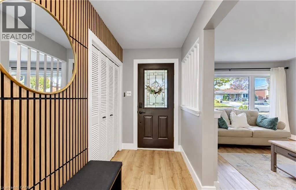 68 CAMBRIDGE Avenue — photo 3 of 50
