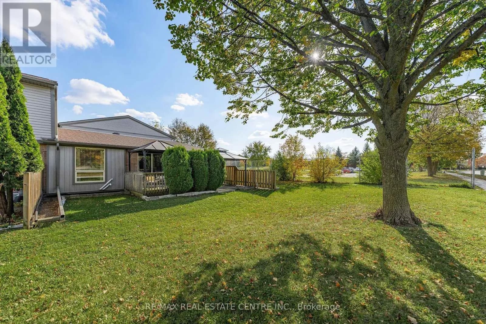 4 - 700 ERINBROOK DRIVE — photo 2 of 45